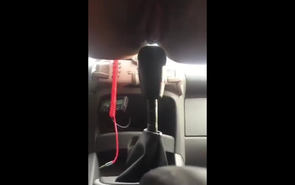 Насаживается на рычаг КПП